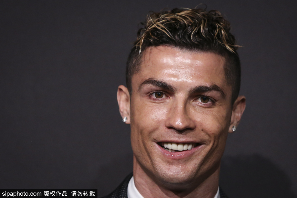 首节哑火随后迅速调整，里夫斯背靠背两战轰下80分