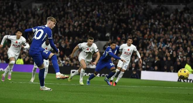 传闻：除枪手外，拜仁和切尔西也在密切关注罗比尼奥-瓦斯