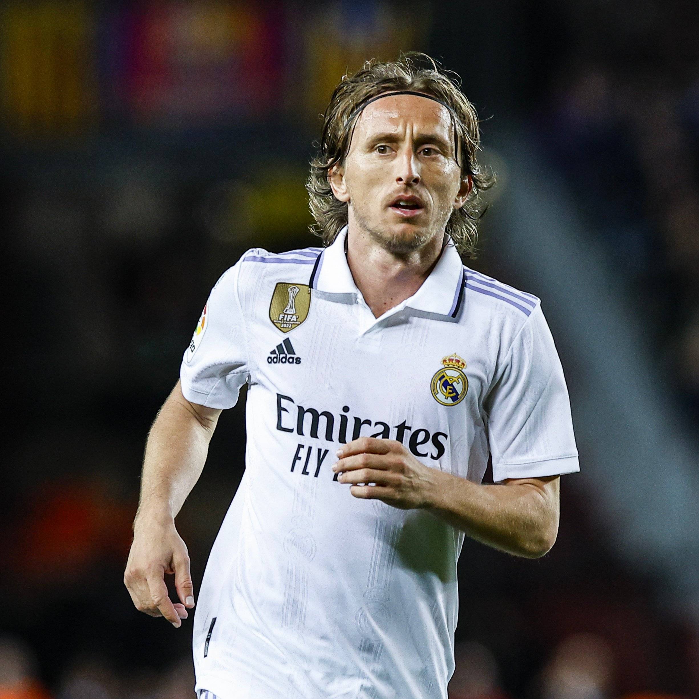 记者：阿隆索国家德比惹恼维尼修斯后，曾让米利唐去找他谈谈