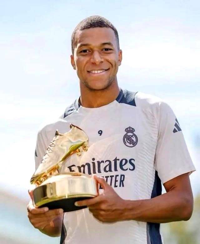 KD：乔丹等传奇为我们树立了标准，我只是努力达到那个标准