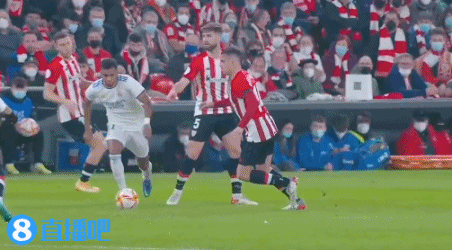 北京时间12月10日晚18：00，亚冠精英联赛东亚区小组赛将迎来一场决定出线命运的关键对决。