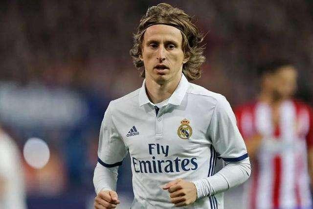 国米2-1凯拉特，劳塔罗两连击破门，奥古斯托远射制胜